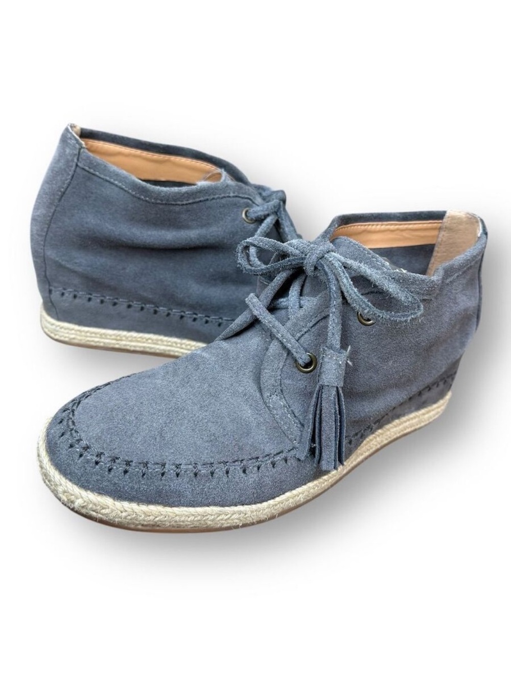 Crown Vintage Women's Gray Suede Wedge Booties Size 7.5 Lace Up Fringe Tassal
